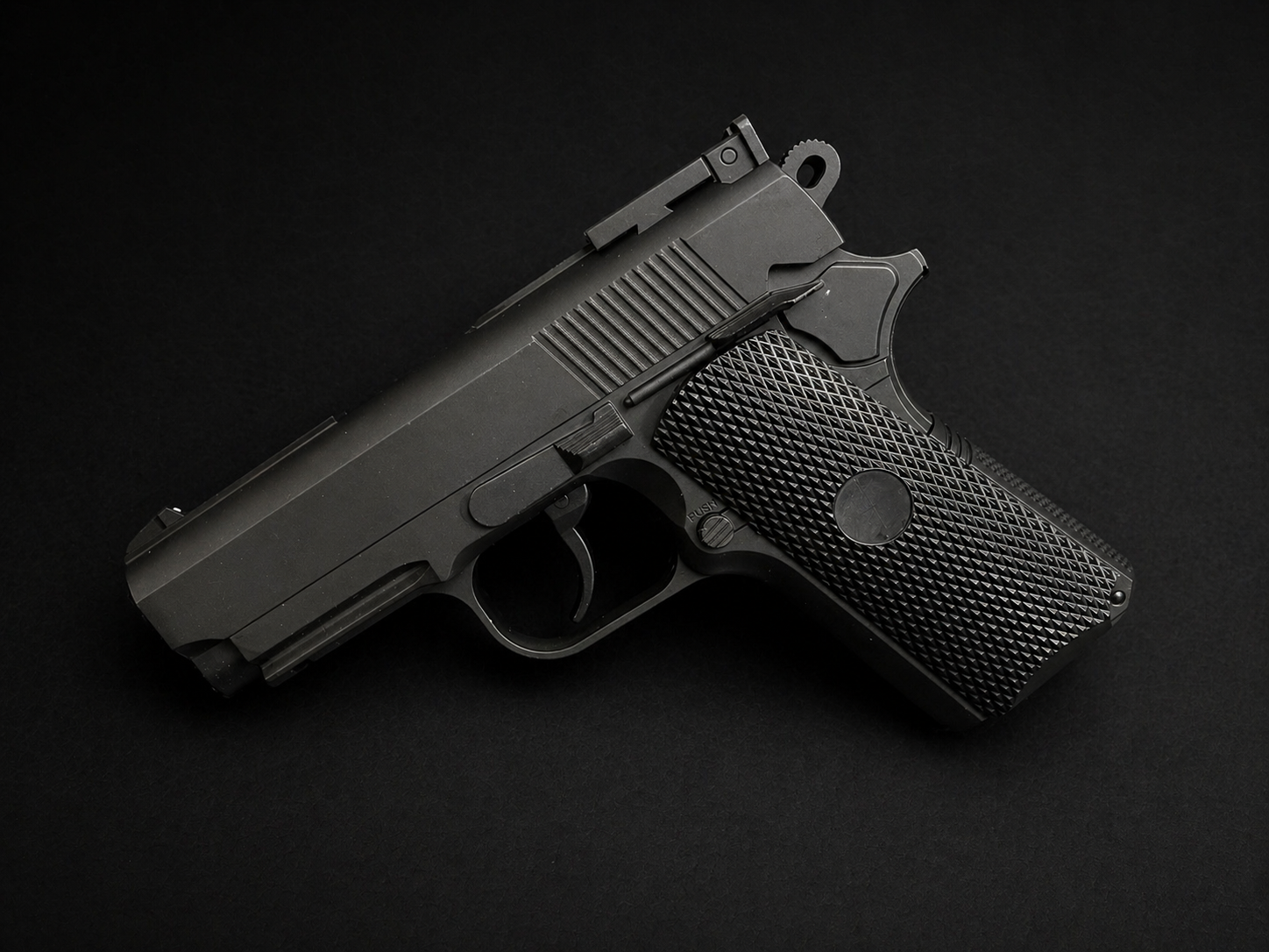 Defender Compact Matte Black